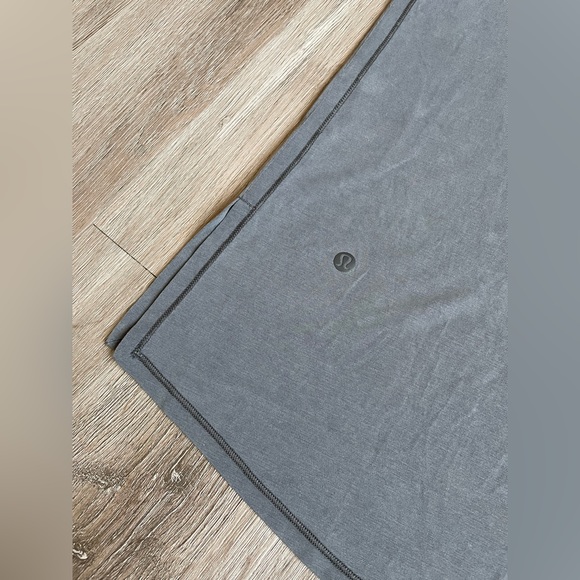 lululemon sports top - Picture 10 of 10